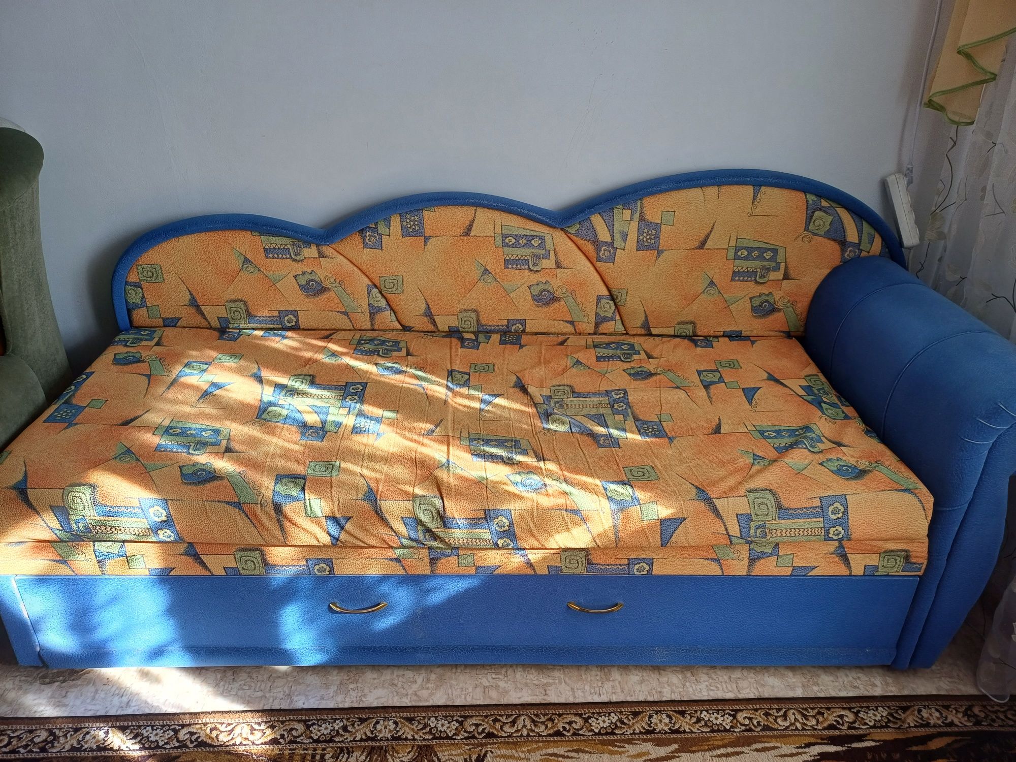Продам тахту,б/у