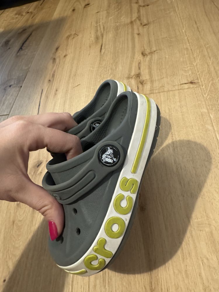 Crocs C8 papuci gri