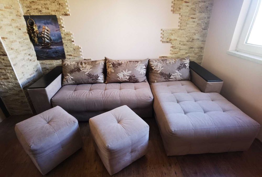 Ъглов разгаваем диван + таборетки