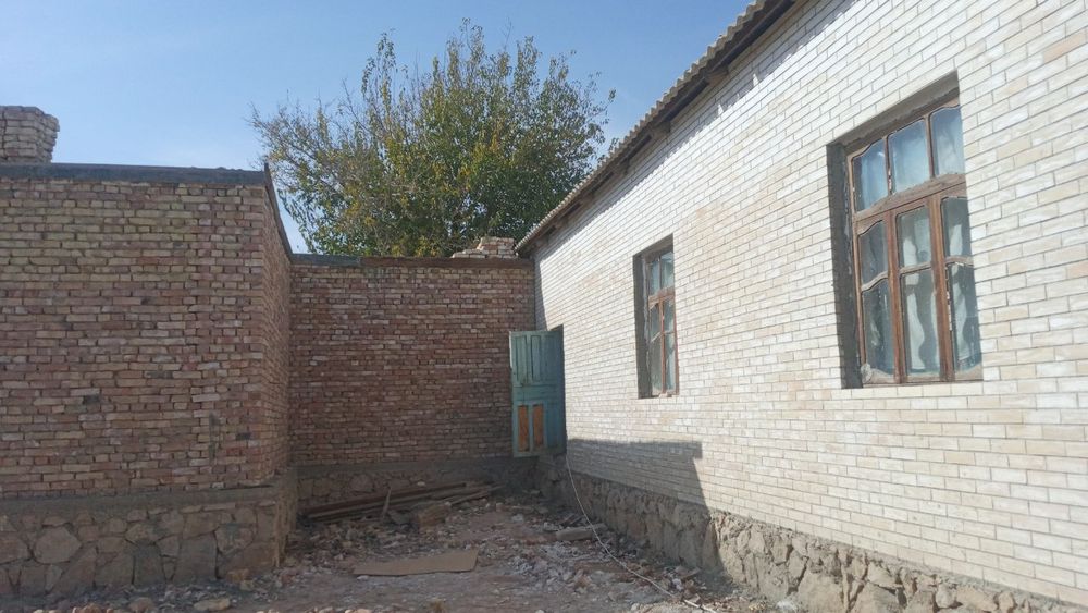 Uchastka sotiladi