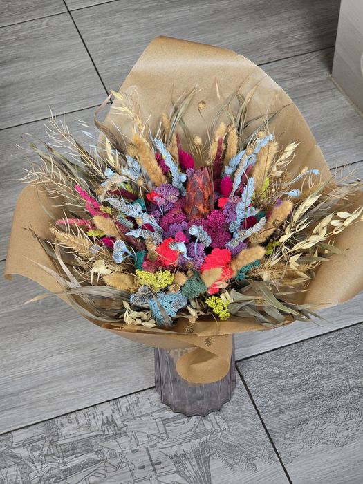 Aranjamente cu licheni si plante criogenate si uscate