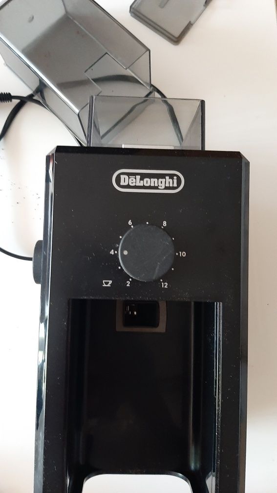 Кафемелачка Delonghi