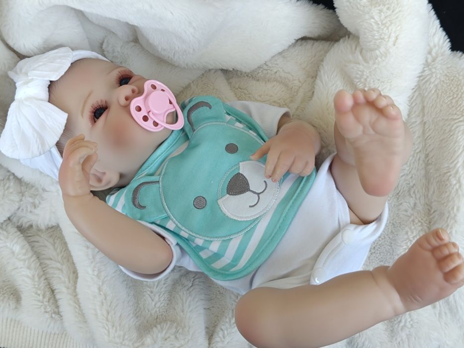 Реборн бебе силиконово момиче