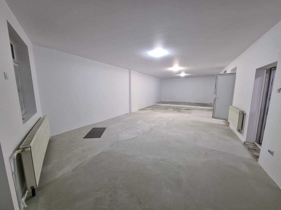 Inchiriez spatiu comercial in Bariera Valcii la strada principala