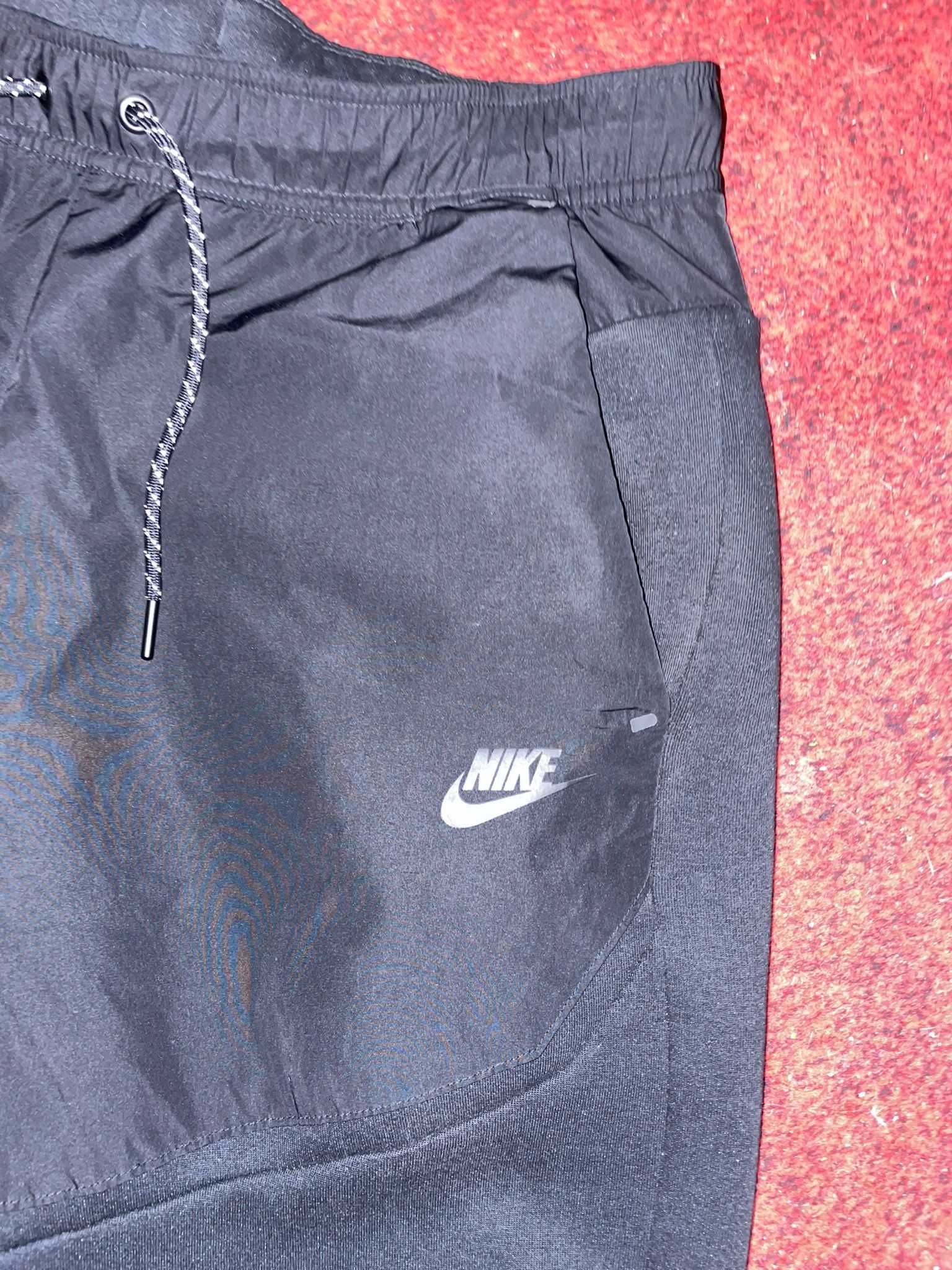 Pantaloni nike tech fleece