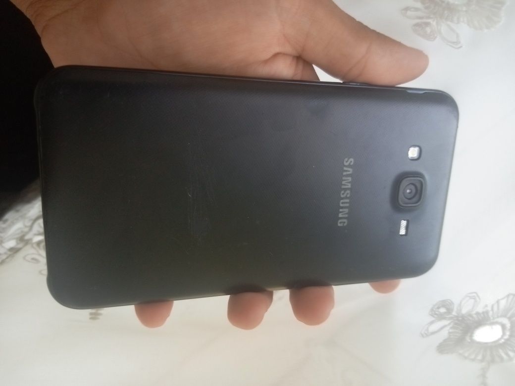 Продаю Телефон Samsung j7 neo