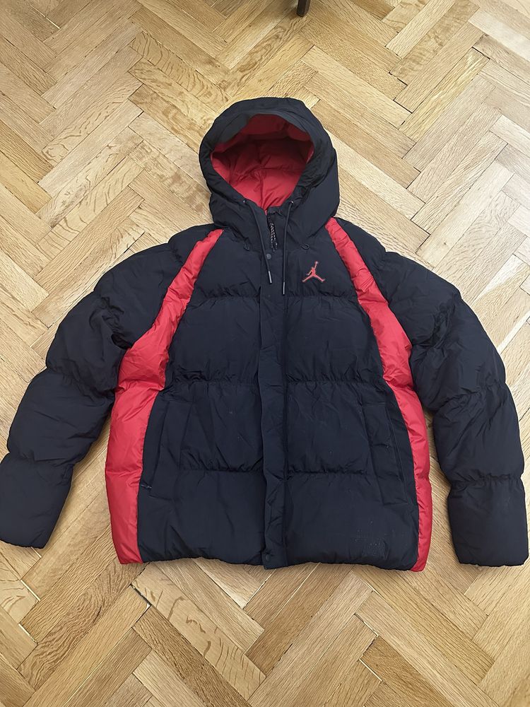 Nike Jordan puffer jacket яке джордан Оригиално!