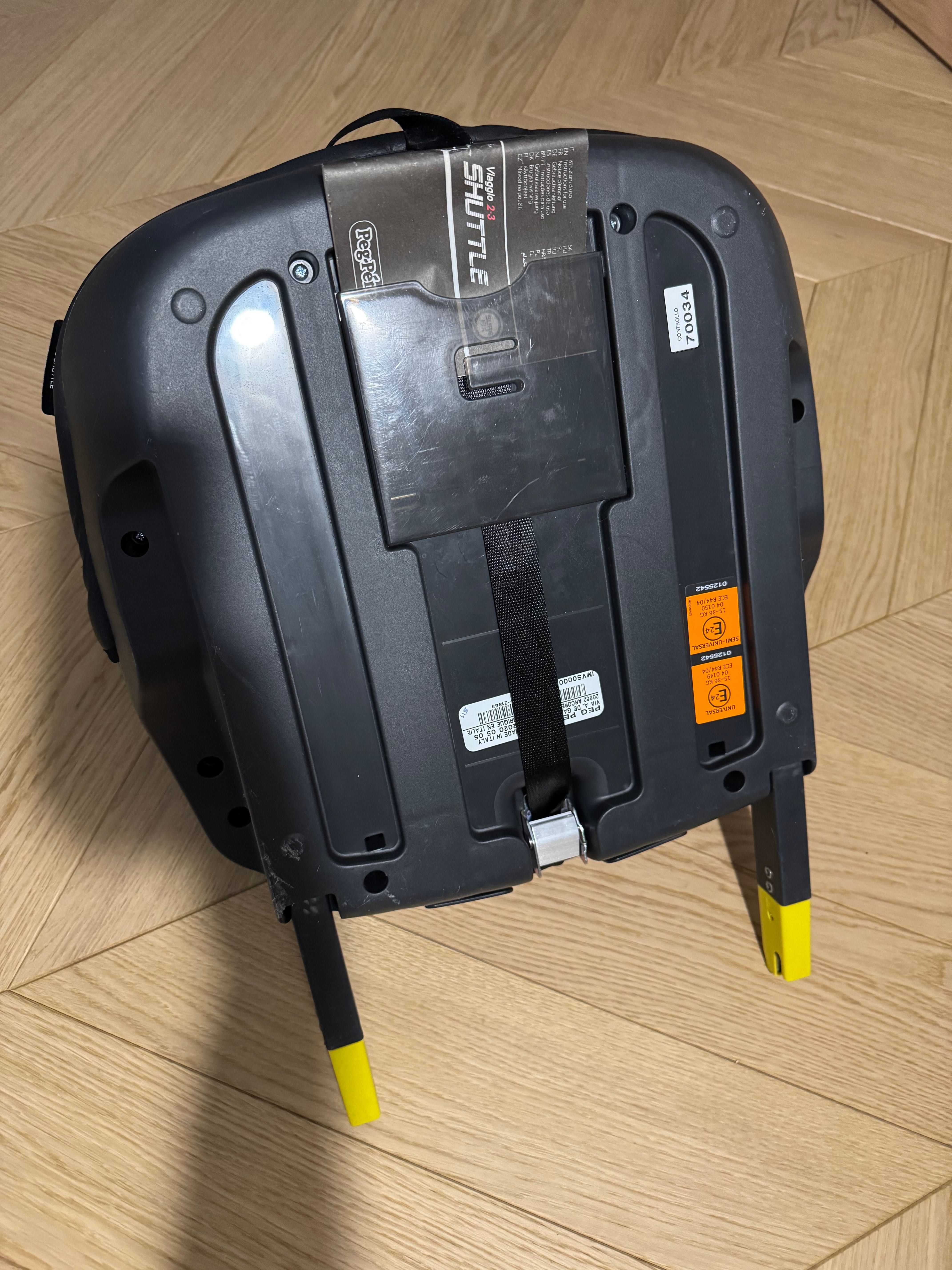 Седалката за кола Viaggio Shuttle Peg Perego