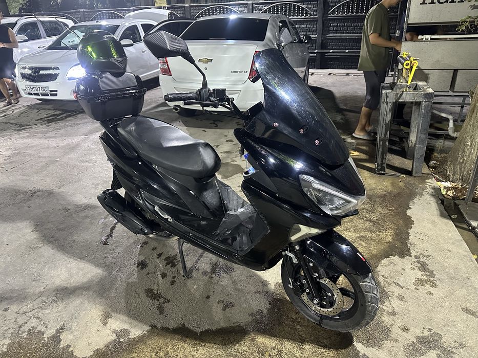 Skutr tank sotladi sroshni 5 mln kami bor