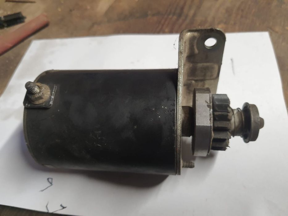 Electromotor pentru motor briggs stratton.provine de pe un motor de 20