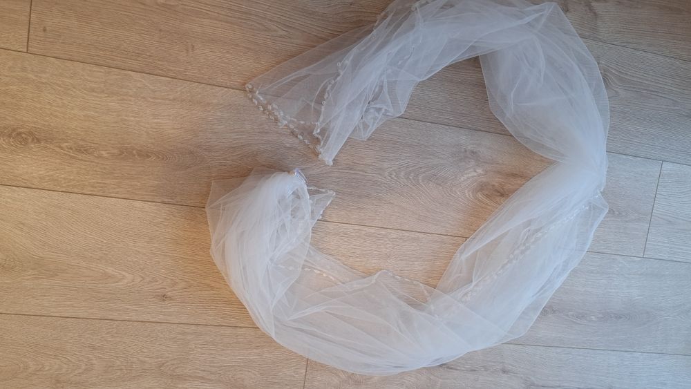 Voal alb mireasă