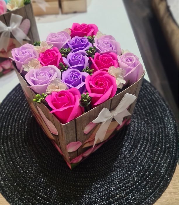Ароматни кутии с неувяхващи рози