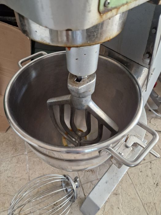 Mixer.planetar de putere, la 220v saub380v