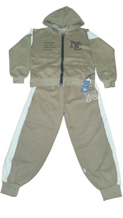 Oʻgʻil bolalar uchun sport uslubidagi kiyim