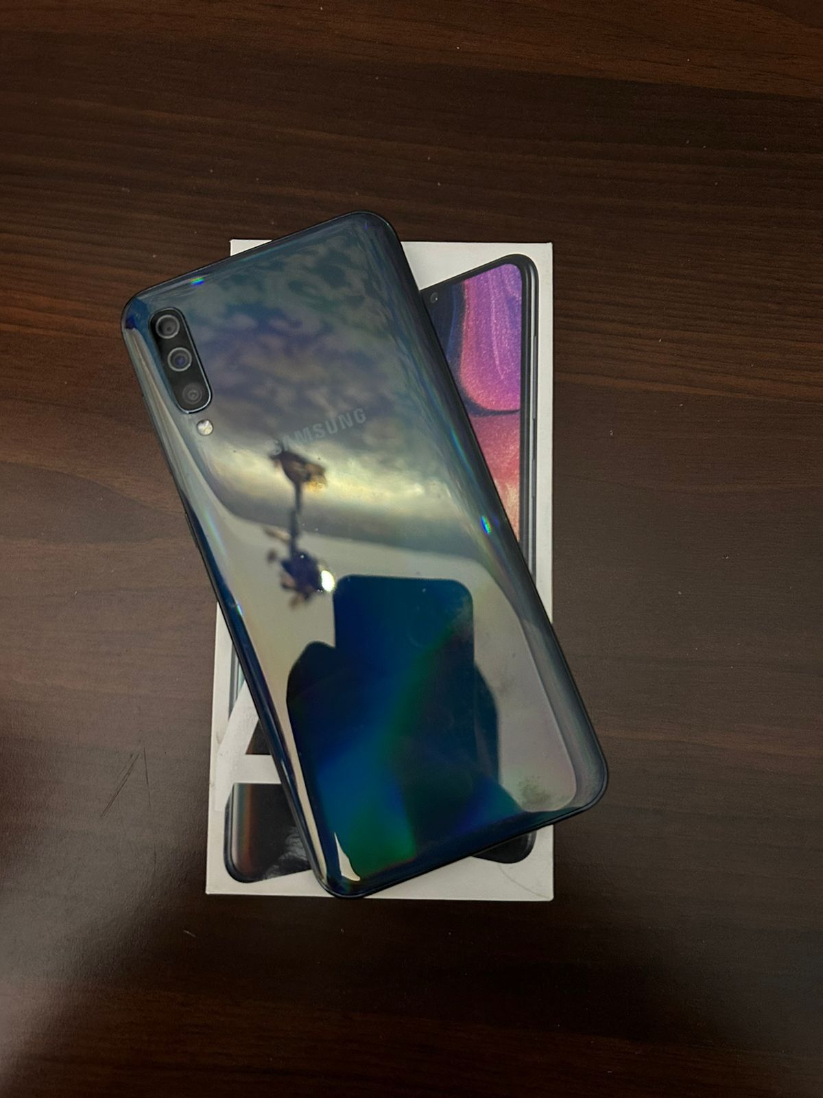 Samsung A50.         .