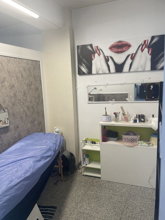 Inchiriez Salon Infrusetare