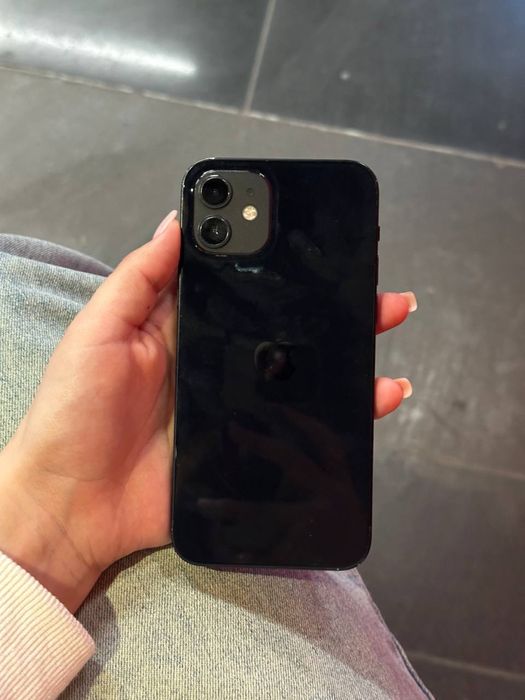 Продам айфон 12 128гб