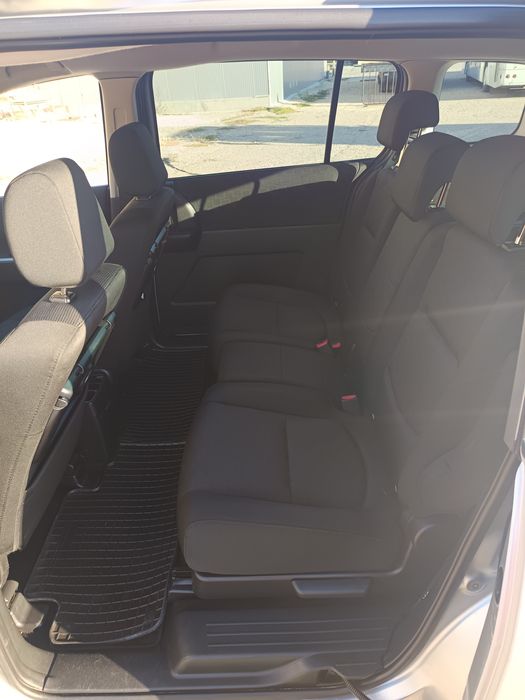 Продавам Мазда 5