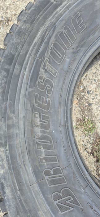 12 anvelope iarna Bridgestone 295/80/22,5.Pretul este pe bucata