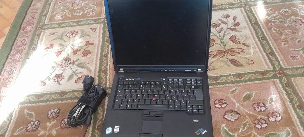 Leptop Lenovo 760I fara acumulator,250 lei;Leptop VOSTRA ca nou 40