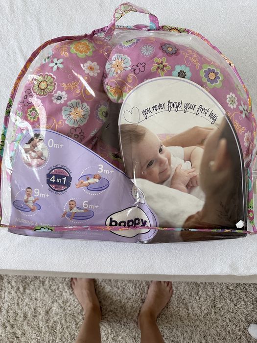 Vand perna pentru alaptat Chicco Boppy