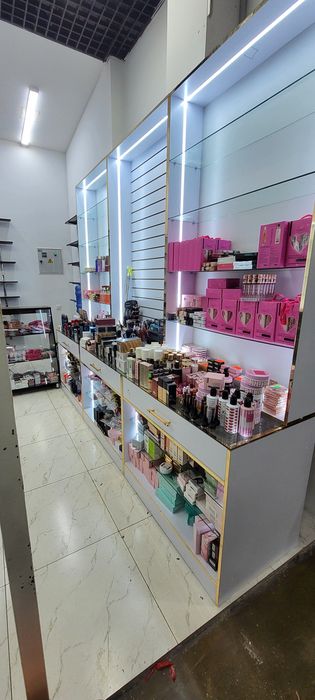 мебель на заказ. Do'kon magazn uchun polka, stelaj, vitrina, shkaf,