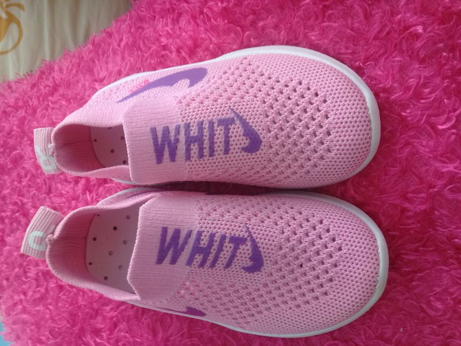 Продам обувь на девочку 22 размер