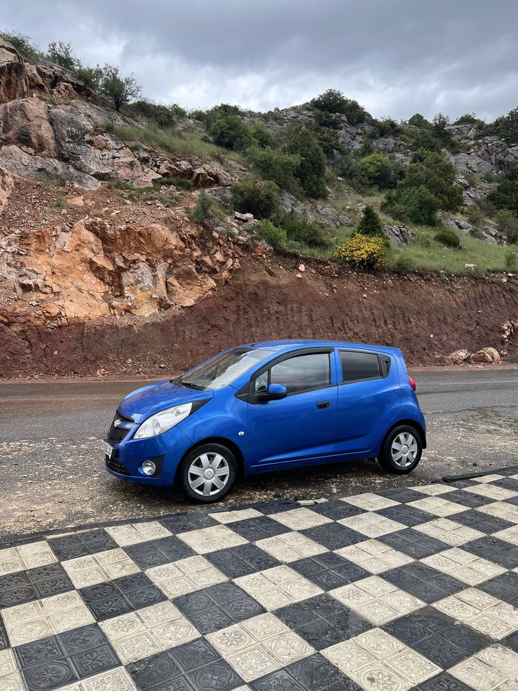 Срочно продается Chevrolet Спарк 2013 г 1.25 матор