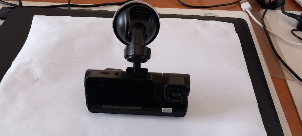 Cameră  auto HD DVR + cameră mers înapoi, card 32Gb.