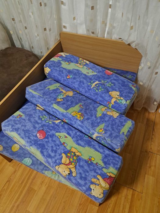 Детская кровать , длины регулируется.