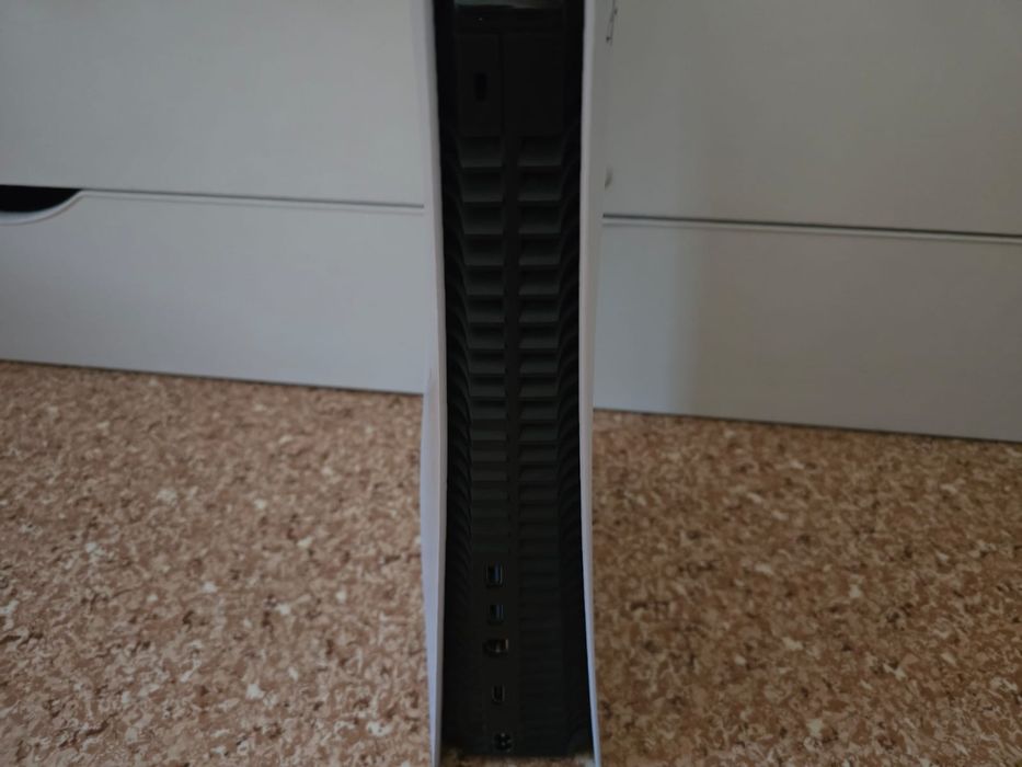 Продаю пс5 есть дисковод срочно