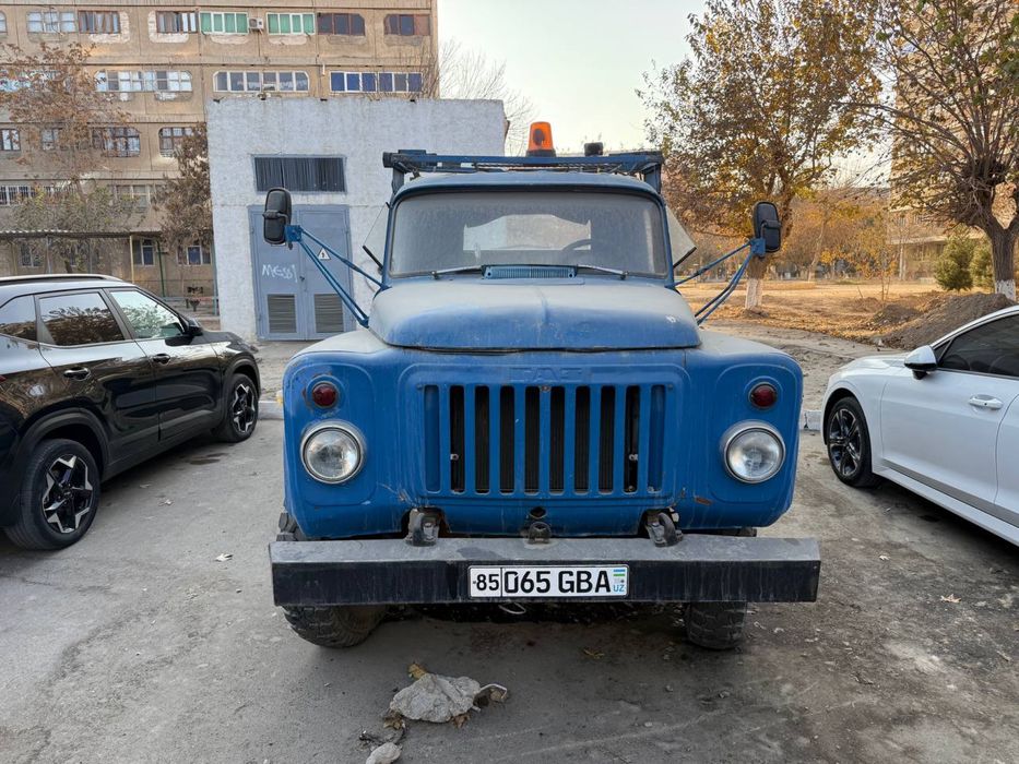 Zil evakuator sotiladi