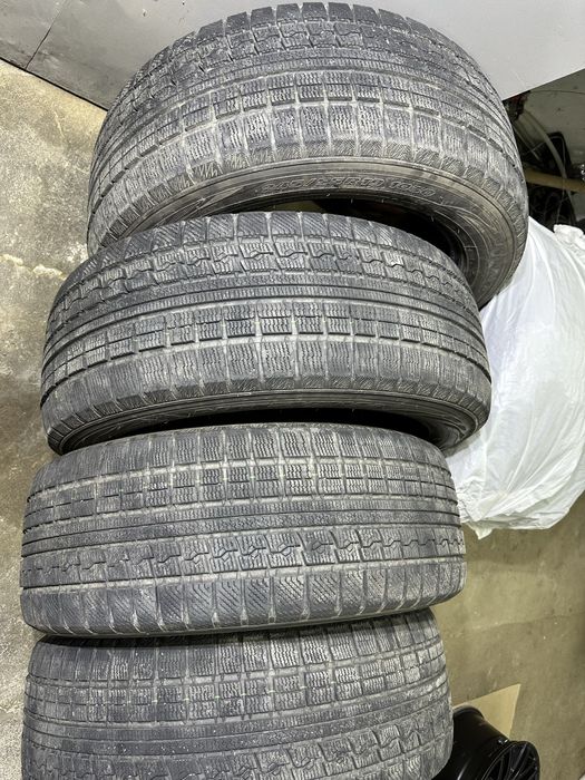 Продам шины 245/55/19 Nitto