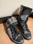 Ghete converse marinea 39 pret 100 lei, au fost folosite fosrte putin.