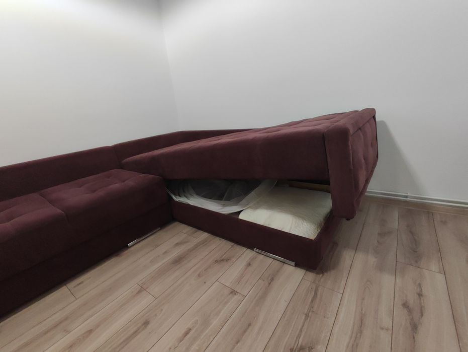 Vând colțar extensibil cu lada de depozitare