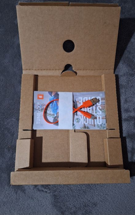 Vând căști jbl noi tunet 520 BT