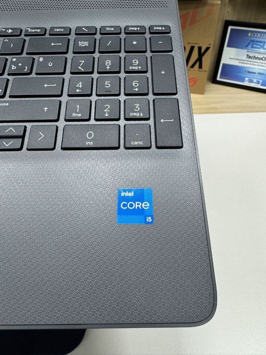 HP 250 G9, Intel core i5, 1235U, 8GB DDR, 512 SSD