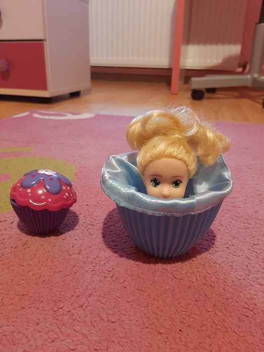 Papusa cup cake 2