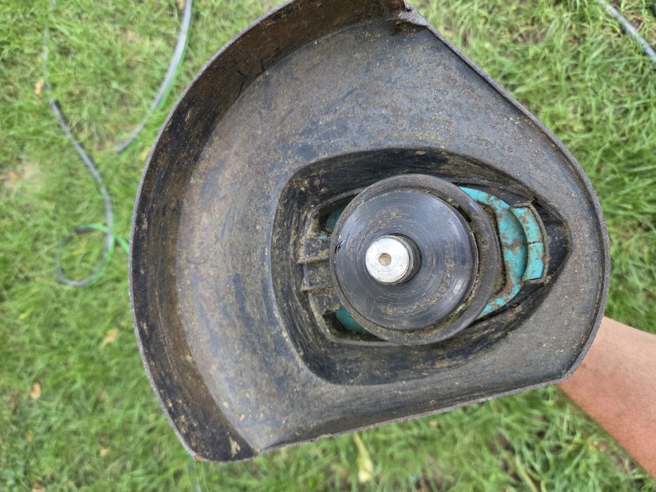 Vând Trimmer iarbă Bosch Easytrimm