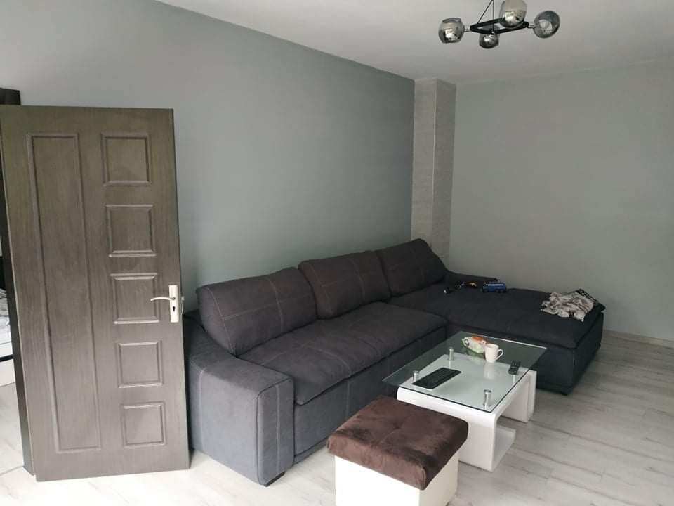 Дава се под наем Двустаен апартамент в Разград, Бели Лом - 90 кв.м за 460 € - Снимка #1