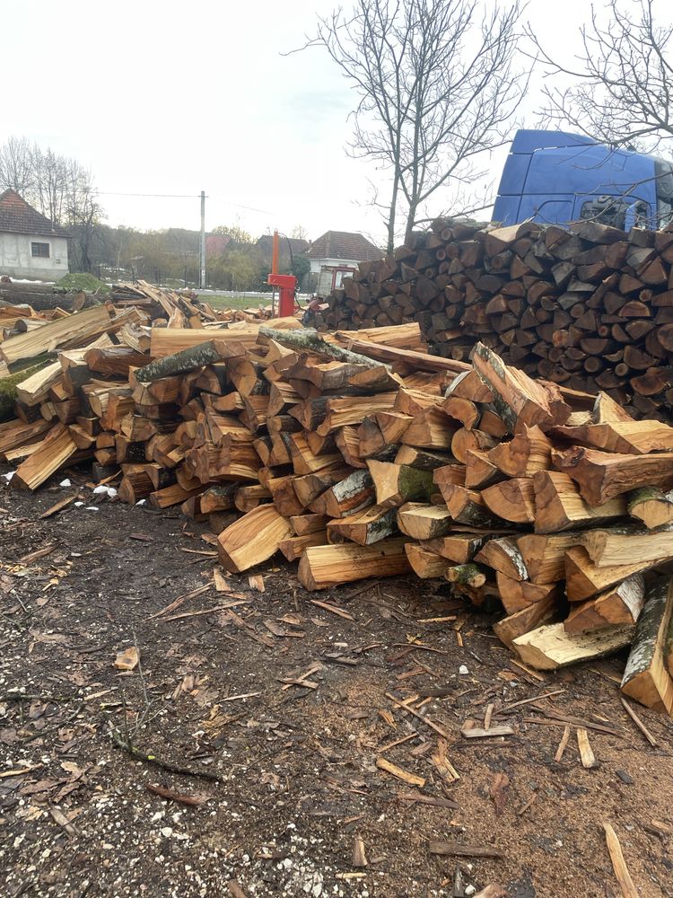 Vindem lemne de foc calitate superioară