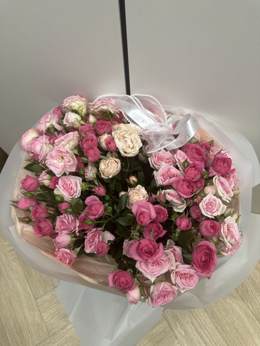 букет кустовых роз