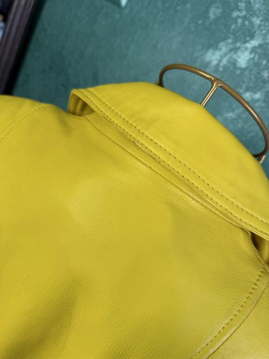 Geacă galbenă Karen Millen – Mărimea EU 42 – 400 lei
