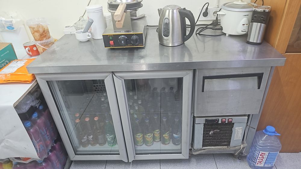 Стол холодильный Carboma BAR-250C