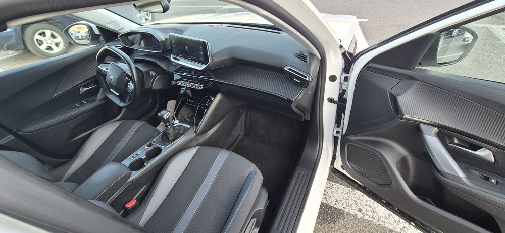 Peugeot 2008 1.5 Diesel * BlueHdi *