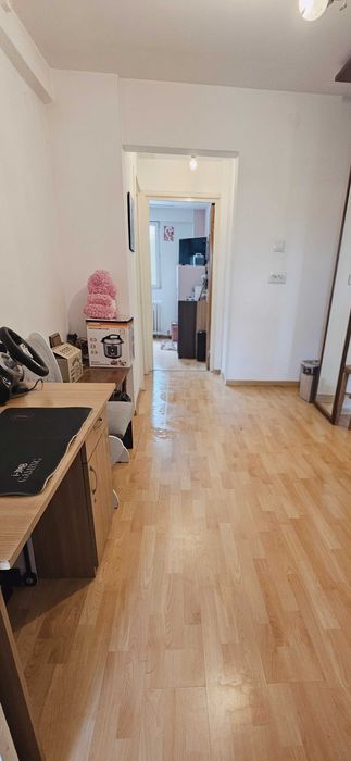 Vand apartament 2 camere
