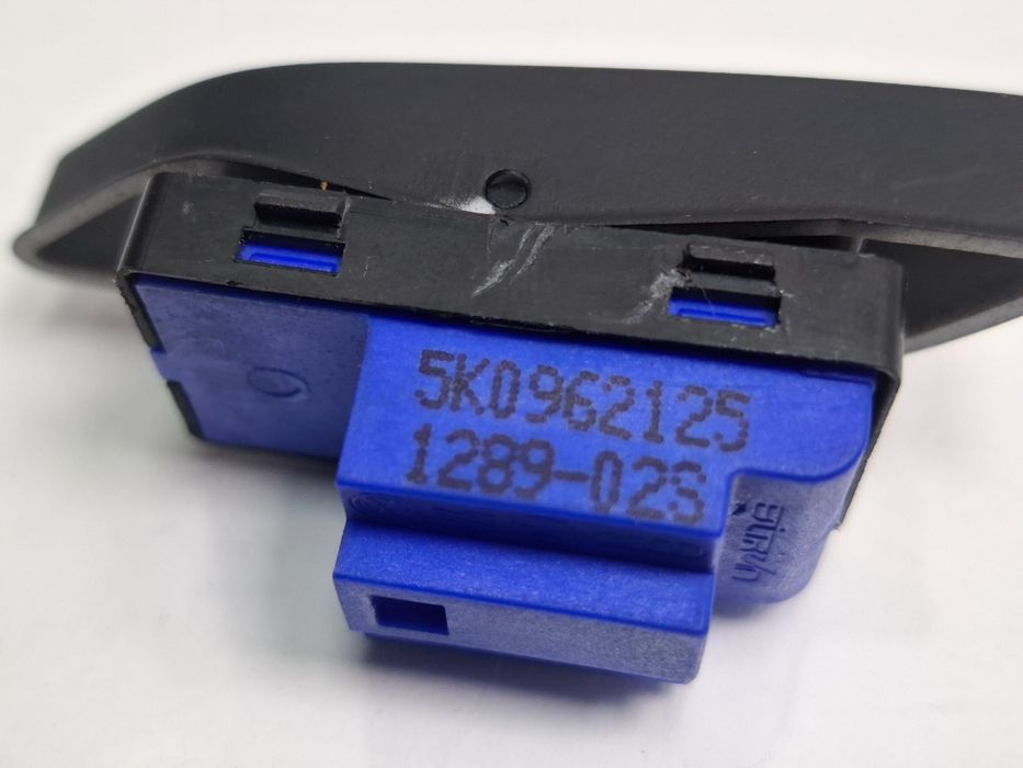 Buton blocare usi VOLKSWAGEN GOLF VI 5K1 2008 - 20132.0 TDI CBDC, CLCA