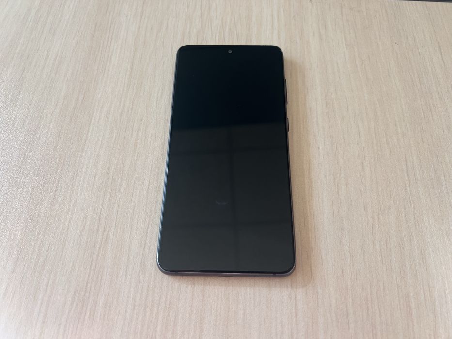 Продавам Samsung Galaxy S21 FE 5G 128/6GB
