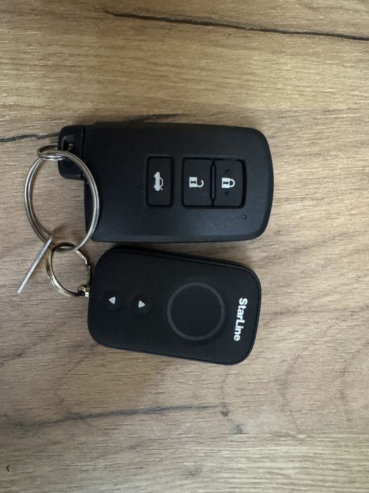 Оригинальный ключ toyota camry 50/55