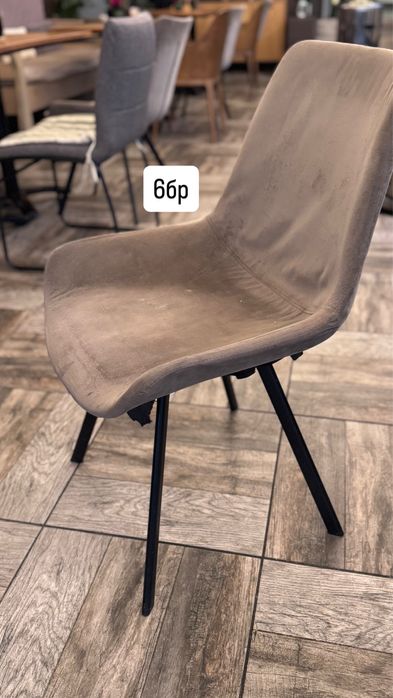 Трапезни столове